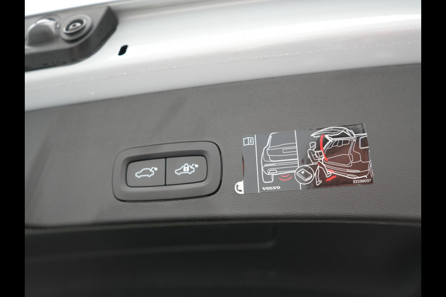 Volvo XC40 T4 Recharge Inscription Plug In Hybrid 211pk Dealer O.H PHEV | Panodak | Lederen Sportstoelen Memory | Adaptive Cruise | 360 Camera | 21"L.M | Harman Kardon | Keyless |