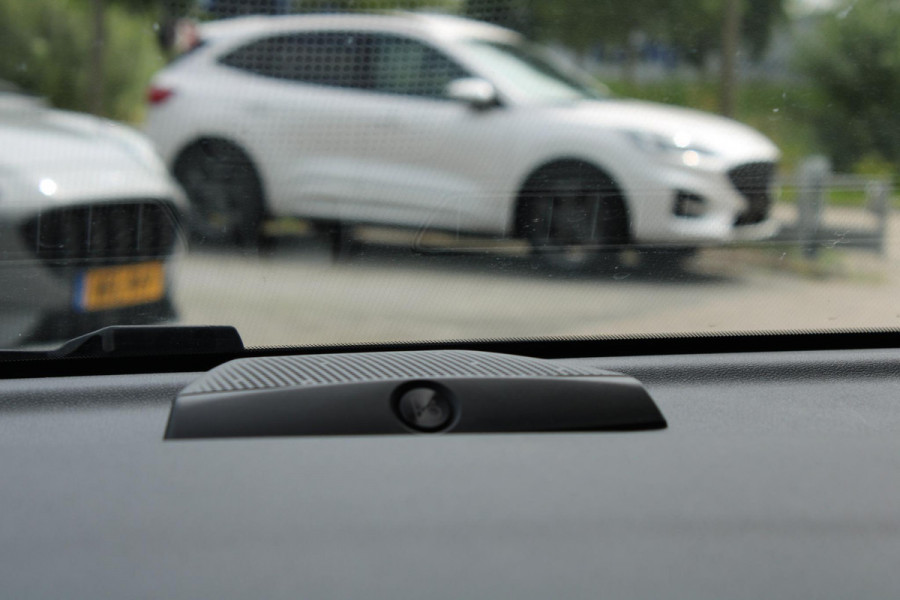 Ford Puma 1.0 EcoBoost Hybrid ST-Line X | Trekhaak | Winterpack | Adaptieve Cruise Control | B & O | Camera | BLIS | Navigatie | Privacy Glass | 18 Inch LMV