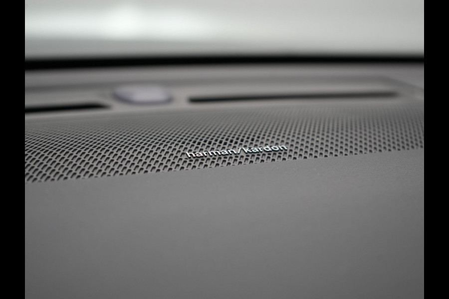 Volvo XC40 T4 Recharge Inscription Plug In Hybrid 211PK PHEV | Panodak | Adaptive Cruise | Lederen bekleding | Harman Kardon | Apple Carplay | DAB