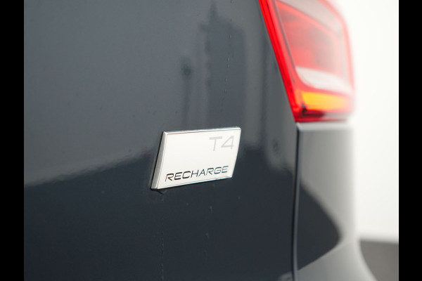 Volvo XC40 T4 Recharge Inscription Plug In Hybrid 211PK PHEV | Panodak | Adaptive Cruise | Lederen bekleding | Harman Kardon | Apple Carplay | DAB