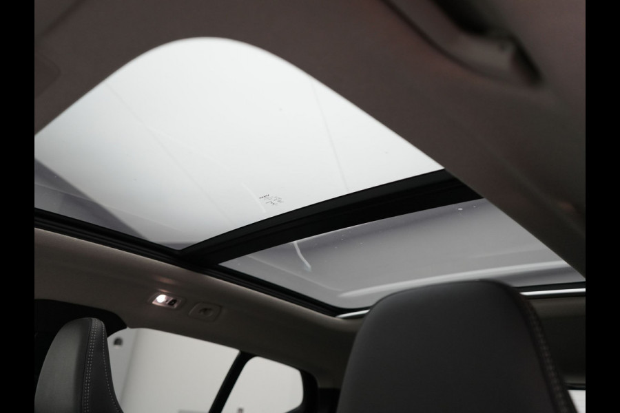 Volvo XC40 T4 Recharge Inscription Plug In Hybrid 211PK PHEV | Panodak | Adaptive Cruise | Lederen bekleding | Harman Kardon | Apple Carplay | DAB