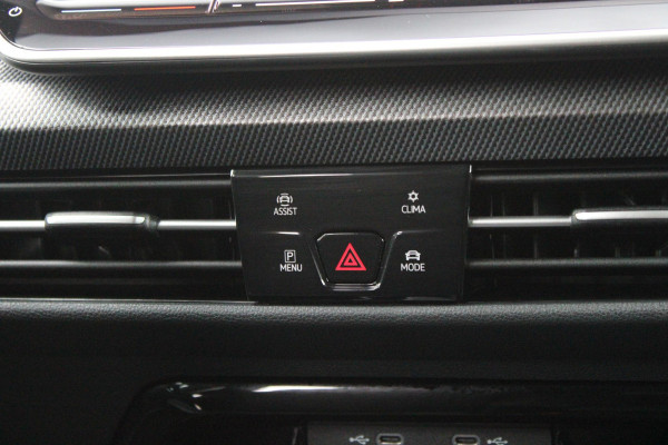 Volkswagen Golf 1.5 eTSI 150PK AUTOMAAT R-LINE EDITION 8.5! | NIEUW MODEL! | PANORAMISCH SCHUIF/KANTEL DAK | LICHTMETALEN VELGEN 18" "YORK" | 360˚ CAMERA | 3-ZONE AIRCONDITIONING INCL. AIRCARE | RIJASSISTENT PAKKET O.A. ADAPTIVE CRUISE CONTROL, LANE ASSIST, DODEHOEK DETECTIE | NAVIGATIE | HEAD UP DISPLAY | STOEL/STUUR VERWARMING | DESIGN PAKKET BLACK STYLE MET LED MATRIX KOPLAMPEN |