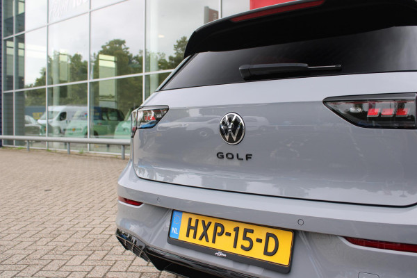Volkswagen Golf 1.5 eTSI 150PK AUTOMAAT R-LINE EDITION 8.5! | NIEUW MODEL! | PANORAMISCH SCHUIF/KANTEL DAK | LICHTMETALEN VELGEN 18" "YORK" | 360˚ CAMERA | 3-ZONE AIRCONDITIONING INCL. AIRCARE | RIJASSISTENT PAKKET O.A. ADAPTIVE CRUISE CONTROL, LANE ASSIST, DODEHOEK DETECTIE | NAVIGATIE | HEAD UP DISPLAY | STOEL/STUUR VERWARMING | DESIGN PAKKET BLACK STYLE MET LED MATRIX KOPLAMPEN |