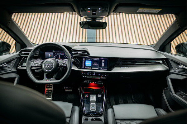 Audi A3 Sportback 2.5 TFSI RS 3 quattro | Miltek uitlaat | Pano | Verlengde garantie | B/O Soundsystem | Stoelverwarming |