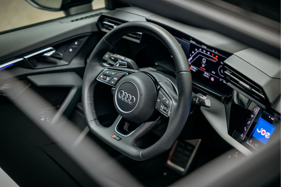 Audi A3 Sportback 2.5 TFSI RS 3 quattro | Miltek uitlaat | Pano | Verlengde garantie | B/O Soundsystem | Stoelverwarming |