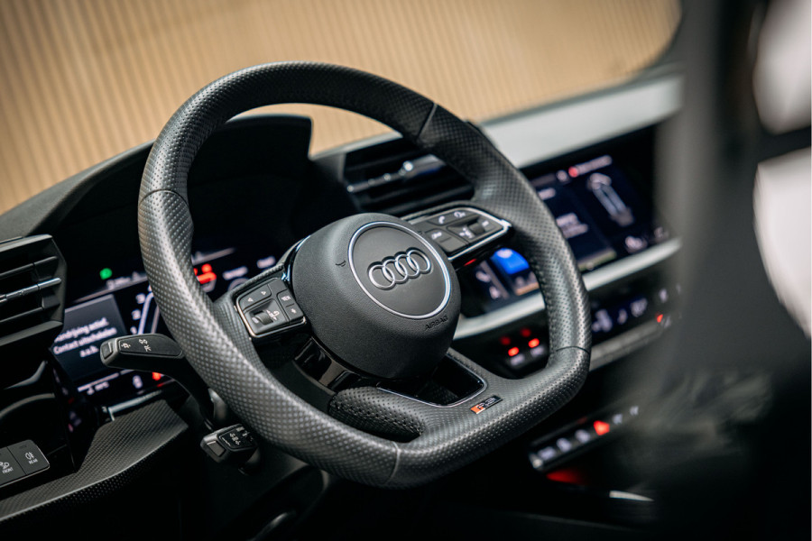 Audi A3 Sportback 2.5 TFSI RS 3 quattro | Miltek uitlaat | Pano | Verlengde garantie | B/O Soundsystem | Stoelverwarming |