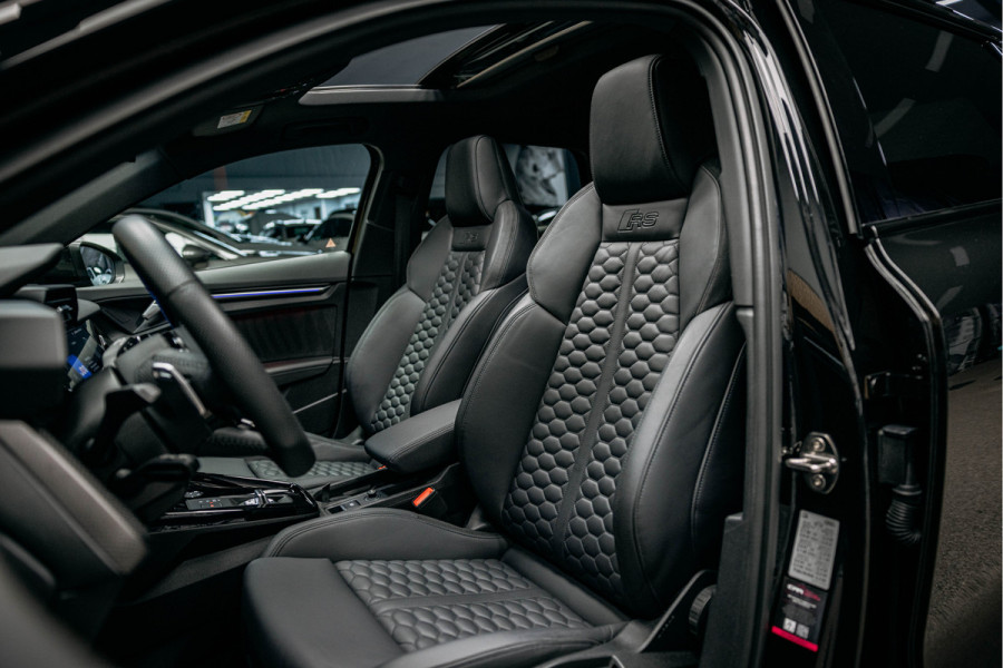 Audi A3 Sportback 2.5 TFSI RS 3 quattro | Miltek uitlaat | Pano | Verlengde garantie | B/O Soundsystem | Stoelverwarming |