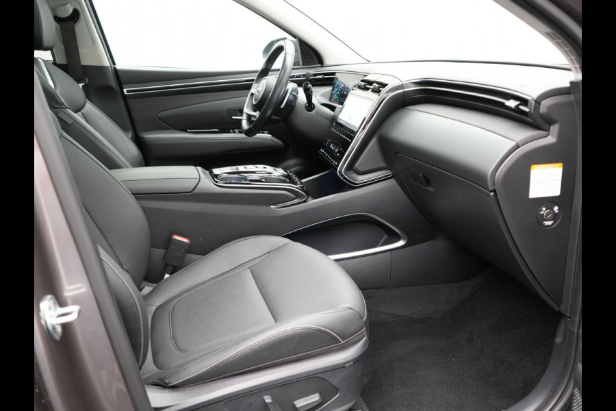 Hyundai Tucson 1.6 T-GDI Premium 4WD Plug In Hybrid 265pk Dealer O.H. PHEV | Panodak | Trekhaak Afneembaar | Adaptive Cruise | Lederen Sportstoelen Memory & Ventilatie | Krell Audio | Stoel & Stuurverwarming | Navigatie | Apple Carplay | Camera | Virtual |