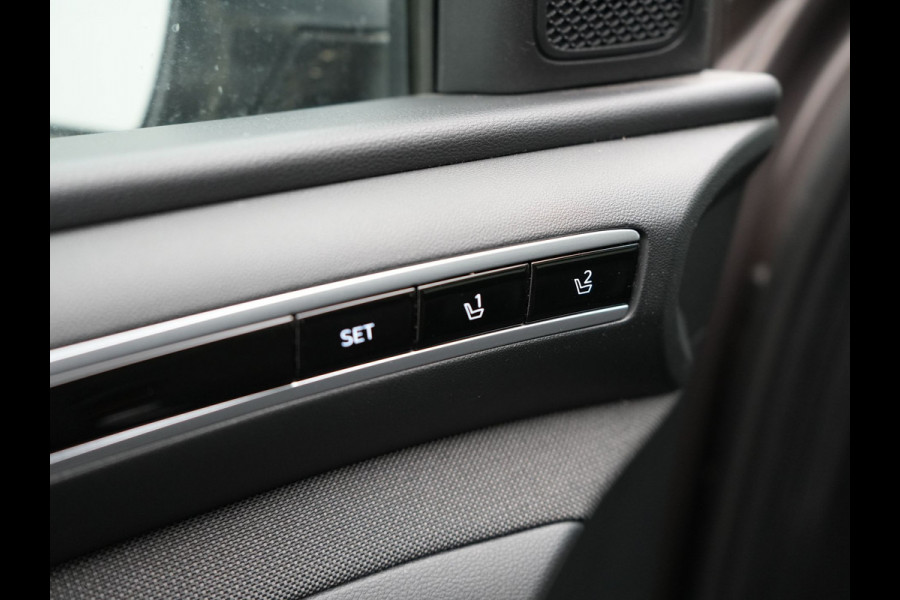 Hyundai Tucson 1.6 T-GDI Premium 4WD Plug In Hybrid 265pk Dealer O.H. PHEV | Panodak | Trekhaak Afneembaar | Adaptive Cruise | Lederen Sportstoelen Memory & Ventilatie | Krell Audio | Stoel & Stuurverwarming | Navigatie | Apple Carplay | Camera | Virtual |