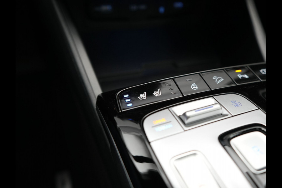 Hyundai Tucson 1.6 T-GDI Premium 4WD Plug In Hybrid 265pk Dealer O.H. PHEV | Panodak | Trekhaak Afneembaar | Adaptive Cruise | Lederen Sportstoelen Memory & Ventilatie | Krell Audio | Stoel & Stuurverwarming | Navigatie | Apple Carplay | Camera | Virtual |