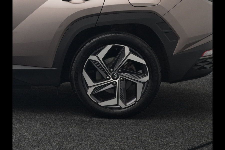 Hyundai Tucson 1.6 T-GDI Premium 4WD Plug In Hybrid 265pk Dealer O.H. PHEV | Panodak | Trekhaak Afneembaar | Adaptive Cruise | Lederen Sportstoelen Memory & Ventilatie | Krell Audio | Stoel & Stuurverwarming | Navigatie | Apple Carplay | Camera | Virtual |