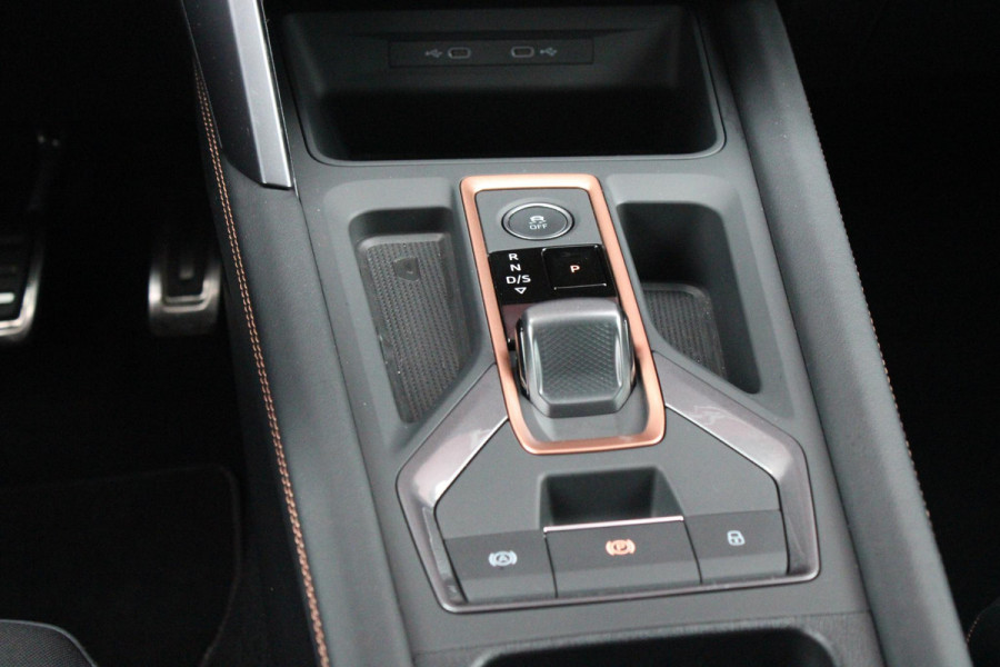 CUPRA Leon 1.5 eTSI 150PK BUSINESS EDITION | NIEUW MODEL! | LED MATRIX KOPLAMPEN | DRAADLOZE APPLE CARPLAY/ANDROID AUTO | NAVIGATIE | ACHTERUITRIJ CAMERA | 18" LICHTMETALEN VELGEN "GARBI" | DRAADLOZE TELEFOONLADER | STOEL/STUUR VERWARMING |  12,9" INFORTAINMENT SYSTEM | ZWARTE HEMELBEKLEDING | E-SOUND GELUIDSSIMULATOR | CLIMATE CONTROL VOOR EN ACHTERIN | SPORT STOELEN | SFEER VERLICHTING | DYNAMISCHE VERLICHTING | ADAPTIVE CRUISE CONTROL | KEYLESS ENTRY/START |