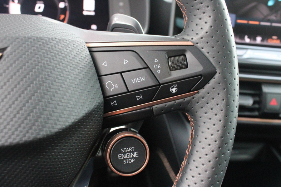 CUPRA Leon 1.5 eTSI 150PK BUSINESS EDITION | NIEUW MODEL! | LED MATRIX KOPLAMPEN | DRAADLOZE APPLE CARPLAY/ANDROID AUTO | NAVIGATIE | ACHTERUITRIJ CAMERA | 18" LICHTMETALEN VELGEN "GARBI" | DRAADLOZE TELEFOONLADER | STOEL/STUUR VERWARMING |  12,9" INFORTAINMENT SYSTEM | ZWARTE HEMELBEKLEDING | E-SOUND GELUIDSSIMULATOR | CLIMATE CONTROL VOOR EN ACHTERIN | SPORT STOELEN | SFEER VERLICHTING | DYNAMISCHE VERLICHTING | ADAPTIVE CRUISE CONTROL | KEYLESS ENTRY/START |