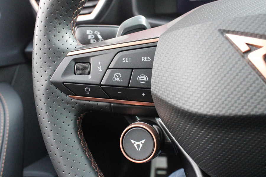 CUPRA Leon 1.5 eTSI 150PK BUSINESS EDITION | NIEUW MODEL! | LED MATRIX KOPLAMPEN | DRAADLOZE APPLE CARPLAY/ANDROID AUTO | NAVIGATIE | ACHTERUITRIJ CAMERA | 18" LICHTMETALEN VELGEN "GARBI" | DRAADLOZE TELEFOONLADER | STOEL/STUUR VERWARMING |  12,9" INFORTAINMENT SYSTEM | ZWARTE HEMELBEKLEDING | E-SOUND GELUIDSSIMULATOR | CLIMATE CONTROL VOOR EN ACHTERIN | SPORT STOELEN | SFEER VERLICHTING | DYNAMISCHE VERLICHTING | ADAPTIVE CRUISE CONTROL | KEYLESS ENTRY/START |