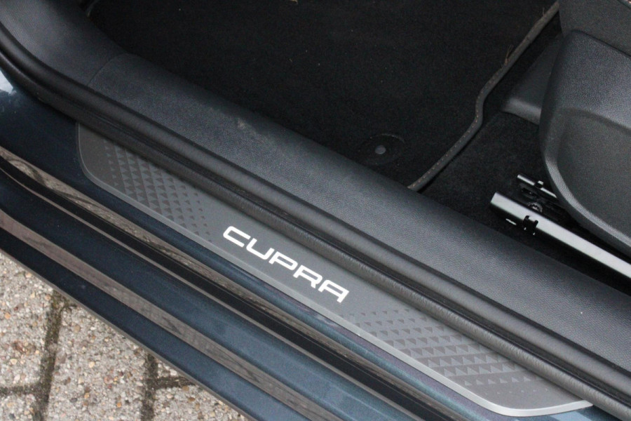 CUPRA Leon 1.5 eTSI 150PK BUSINESS EDITION | NIEUW MODEL! | LED MATRIX KOPLAMPEN | DRAADLOZE APPLE CARPLAY/ANDROID AUTO | NAVIGATIE | ACHTERUITRIJ CAMERA | 18" LICHTMETALEN VELGEN "GARBI" | DRAADLOZE TELEFOONLADER | STOEL/STUUR VERWARMING |  12,9" INFORTAINMENT SYSTEM | ZWARTE HEMELBEKLEDING | E-SOUND GELUIDSSIMULATOR | CLIMATE CONTROL VOOR EN ACHTERIN | SPORT STOELEN | SFEER VERLICHTING | DYNAMISCHE VERLICHTING | ADAPTIVE CRUISE CONTROL | KEYLESS ENTRY/START |