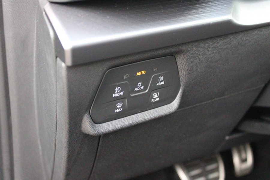 CUPRA Leon 1.5 eTSI 150PK BUSINESS EDITION | NIEUW MODEL! | LED MATRIX KOPLAMPEN | DRAADLOZE APPLE CARPLAY/ANDROID AUTO | NAVIGATIE | ACHTERUITRIJ CAMERA | 18" LICHTMETALEN VELGEN "GARBI" | DRAADLOZE TELEFOONLADER | STOEL/STUUR VERWARMING |  12,9" INFORTAINMENT SYSTEM | ZWARTE HEMELBEKLEDING | E-SOUND GELUIDSSIMULATOR | CLIMATE CONTROL VOOR EN ACHTERIN | SPORT STOELEN | SFEER VERLICHTING | DYNAMISCHE VERLICHTING | ADAPTIVE CRUISE CONTROL | KEYLESS ENTRY/START |