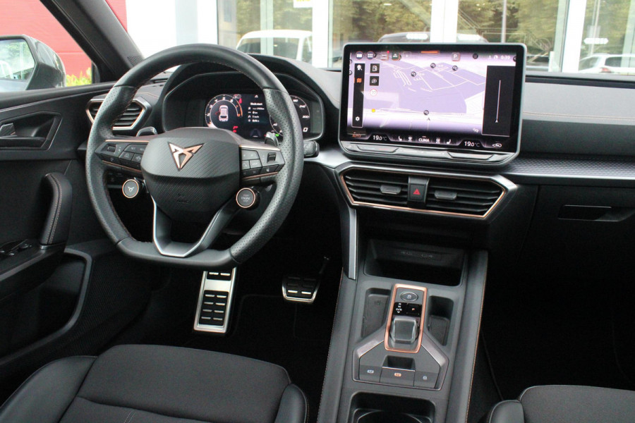 CUPRA Leon 1.5 eTSI 150PK BUSINESS EDITION | NIEUW MODEL! | LED MATRIX KOPLAMPEN | DRAADLOZE APPLE CARPLAY/ANDROID AUTO | NAVIGATIE | ACHTERUITRIJ CAMERA | 18" LICHTMETALEN VELGEN "GARBI" | DRAADLOZE TELEFOONLADER | STOEL/STUUR VERWARMING |  12,9" INFORTAINMENT SYSTEM | ZWARTE HEMELBEKLEDING | E-SOUND GELUIDSSIMULATOR | CLIMATE CONTROL VOOR EN ACHTERIN | SPORT STOELEN | SFEER VERLICHTING | DYNAMISCHE VERLICHTING | ADAPTIVE CRUISE CONTROL | KEYLESS ENTRY/START |