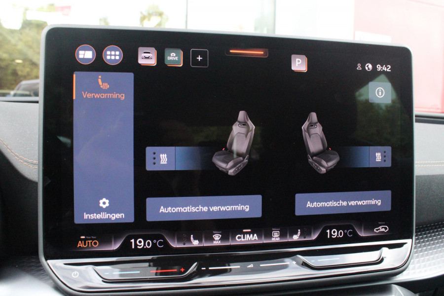 CUPRA Leon 1.5 eTSI 150PK BUSINESS EDITION | NIEUW MODEL! | LED MATRIX KOPLAMPEN | DRAADLOZE APPLE CARPLAY/ANDROID AUTO | NAVIGATIE | ACHTERUITRIJ CAMERA | 18" LICHTMETALEN VELGEN "GARBI" | DRAADLOZE TELEFOONLADER | STOEL/STUUR VERWARMING |  12,9" INFORTAINMENT SYSTEM | ZWARTE HEMELBEKLEDING | E-SOUND GELUIDSSIMULATOR | CLIMATE CONTROL VOOR EN ACHTERIN | SPORT STOELEN | SFEER VERLICHTING | DYNAMISCHE VERLICHTING | ADAPTIVE CRUISE CONTROL | KEYLESS ENTRY/START |
