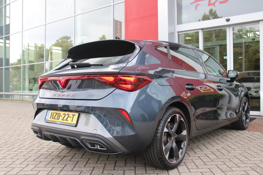 CUPRA Leon 1.5 eTSI 150PK BUSINESS EDITION | NIEUW MODEL! | LED MATRIX KOPLAMPEN | DRAADLOZE APPLE CARPLAY/ANDROID AUTO | NAVIGATIE | ACHTERUITRIJ CAMERA | 18" LICHTMETALEN VELGEN "GARBI" | DRAADLOZE TELEFOONLADER | STOEL/STUUR VERWARMING |  12,9" INFORTAINMENT SYSTEM | ZWARTE HEMELBEKLEDING | E-SOUND GELUIDSSIMULATOR | CLIMATE CONTROL VOOR EN ACHTERIN | SPORT STOELEN | SFEER VERLICHTING | DYNAMISCHE VERLICHTING | ADAPTIVE CRUISE CONTROL | KEYLESS ENTRY/START |