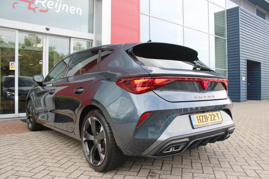 CUPRA Leon 1.5 eTSI 150PK BUSINESS EDITION | NIEUW MODEL! | LED MATRIX KOPLAMPEN | DRAADLOZE APPLE CARPLAY/ANDROID AUTO | NAVIGATIE | ACHTERUITRIJ CAMERA | 18" LICHTMETALEN VELGEN "GARBI" | DRAADLOZE TELEFOONLADER | STOEL/STUUR VERWARMING |  12,9" INFORTAINMENT SYSTEM | ZWARTE HEMELBEKLEDING | E-SOUND GELUIDSSIMULATOR | CLIMATE CONTROL VOOR EN ACHTERIN | SPORT STOELEN | SFEER VERLICHTING | DYNAMISCHE VERLICHTING | ADAPTIVE CRUISE CONTROL | KEYLESS ENTRY/START |