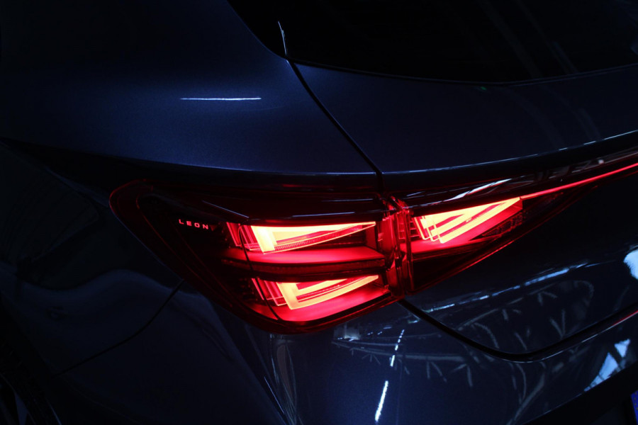 CUPRA Leon 1.5 eTSI 150PK BUSINESS EDITION | NIEUW MODEL! | LED MATRIX KOPLAMPEN | DRAADLOZE APPLE CARPLAY/ANDROID AUTO | NAVIGATIE | ACHTERUITRIJ CAMERA | 18" LICHTMETALEN VELGEN "GARBI" | DRAADLOZE TELEFOONLADER | STOEL/STUUR VERWARMING |  12,9" INFORTAINMENT SYSTEM | ZWARTE HEMELBEKLEDING | E-SOUND GELUIDSSIMULATOR | CLIMATE CONTROL VOOR EN ACHTERIN | SPORT STOELEN | SFEER VERLICHTING | DYNAMISCHE VERLICHTING | ADAPTIVE CRUISE CONTROL | KEYLESS ENTRY/START |