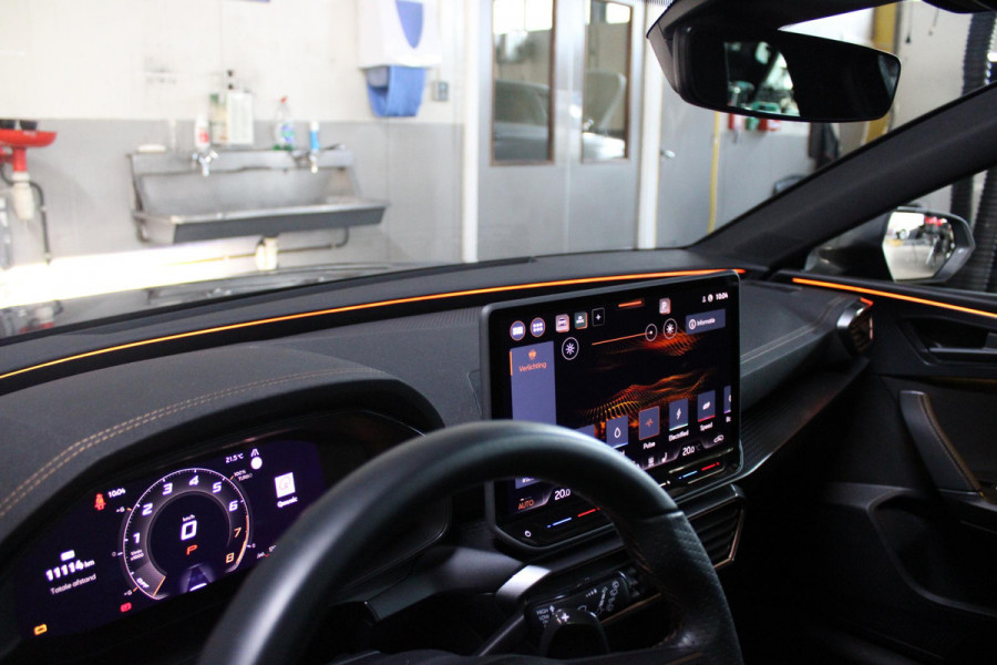 CUPRA Leon 1.5 eTSI 150PK BUSINESS EDITION | NIEUW MODEL! | LED MATRIX KOPLAMPEN | DRAADLOZE APPLE CARPLAY/ANDROID AUTO | NAVIGATIE | ACHTERUITRIJ CAMERA | 18" LICHTMETALEN VELGEN "GARBI" | DRAADLOZE TELEFOONLADER | STOEL/STUUR VERWARMING |  12,9" INFORTAINMENT SYSTEM | ZWARTE HEMELBEKLEDING | E-SOUND GELUIDSSIMULATOR | CLIMATE CONTROL VOOR EN ACHTERIN | SPORT STOELEN | SFEER VERLICHTING | DYNAMISCHE VERLICHTING | ADAPTIVE CRUISE CONTROL | KEYLESS ENTRY/START |