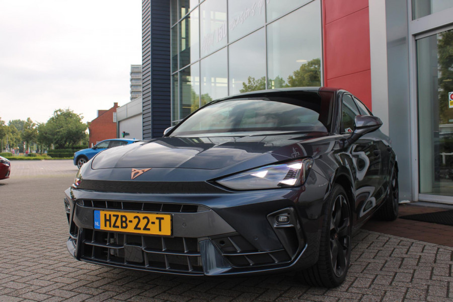 CUPRA Leon 1.5 eTSI 150PK BUSINESS EDITION | NIEUW MODEL! | LED MATRIX KOPLAMPEN | DRAADLOZE APPLE CARPLAY/ANDROID AUTO | NAVIGATIE | ACHTERUITRIJ CAMERA | 18" LICHTMETALEN VELGEN "GARBI" | DRAADLOZE TELEFOONLADER | STOEL/STUUR VERWARMING |  12,9" INFORTAINMENT SYSTEM | ZWARTE HEMELBEKLEDING | E-SOUND GELUIDSSIMULATOR | CLIMATE CONTROL VOOR EN ACHTERIN | SPORT STOELEN | SFEER VERLICHTING | DYNAMISCHE VERLICHTING | ADAPTIVE CRUISE CONTROL | KEYLESS ENTRY/START |