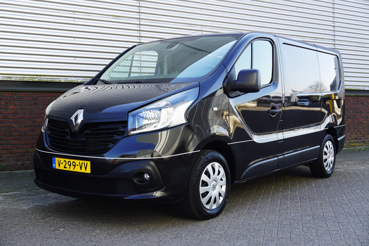 Renault Trafic 1.6 dCi 120PK Euro6 T29 L1H1 Luxe/Metallic/ Trekhaak/3Pers./Nette bus!! Renault Trafic 1.6 dCi 120PK Euro6 T29 L1H1 Luxe/Metallic/ Trekhaak/3Pers./Nette bus!!
