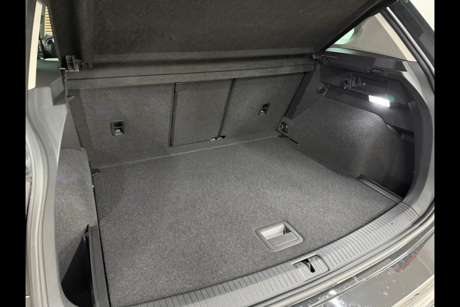 Volkswagen Tiguan 1.5 TSI Automaat Urban Sport | Harman/Kardon | Carplay | ACC | IQ.Light | Camera