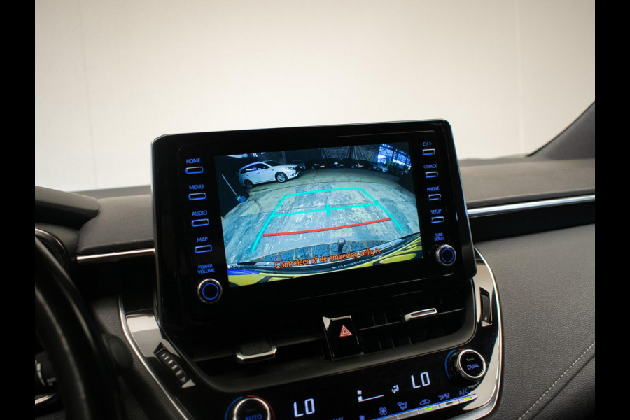 Toyota Corolla Touring Sports 1.8 Hybrid Style (APPLE CARPLAY,HEAD-UP,NAVI,LED,XENON,STOELVERWARMING,CAMERA,SPORTSTOELEN,PDC)
