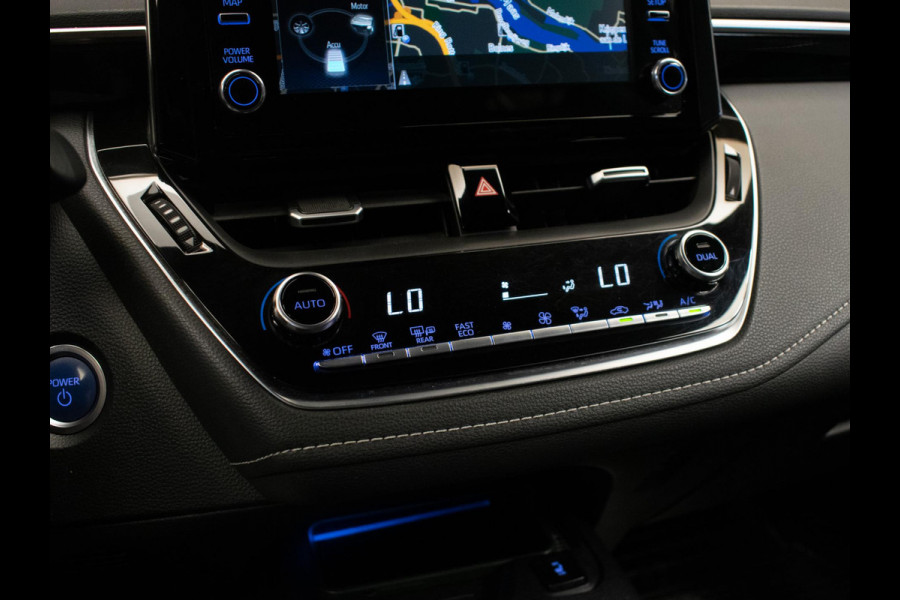 Toyota Corolla Touring Sports 1.8 Hybrid Style (APPLE CARPLAY,HEAD-UP,NAVI,LED,XENON,STOELVERWARMING,CAMERA,SPORTSTOELEN,PDC)