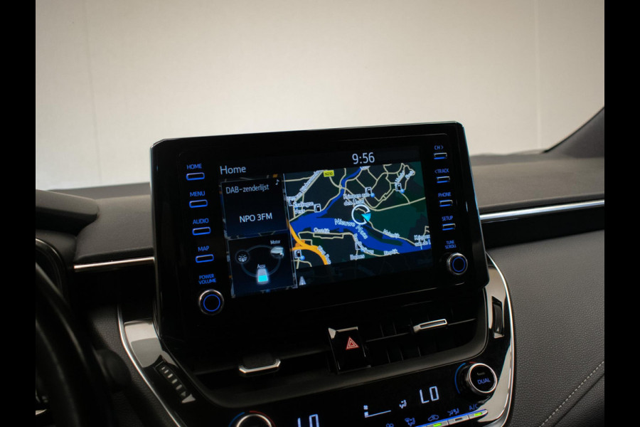 Toyota Corolla Touring Sports 1.8 Hybrid Style (APPLE CARPLAY,HEAD-UP,NAVI,LED,XENON,STOELVERWARMING,CAMERA,SPORTSTOELEN,PDC)