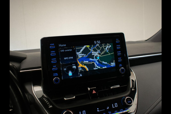 Toyota Corolla Touring Sports 1.8 Hybrid Style (APPLE CARPLAY,HEAD-UP,NAVI,LED,XENON,STOELVERWARMING,CAMERA,SPORTSTOELEN,PDC)