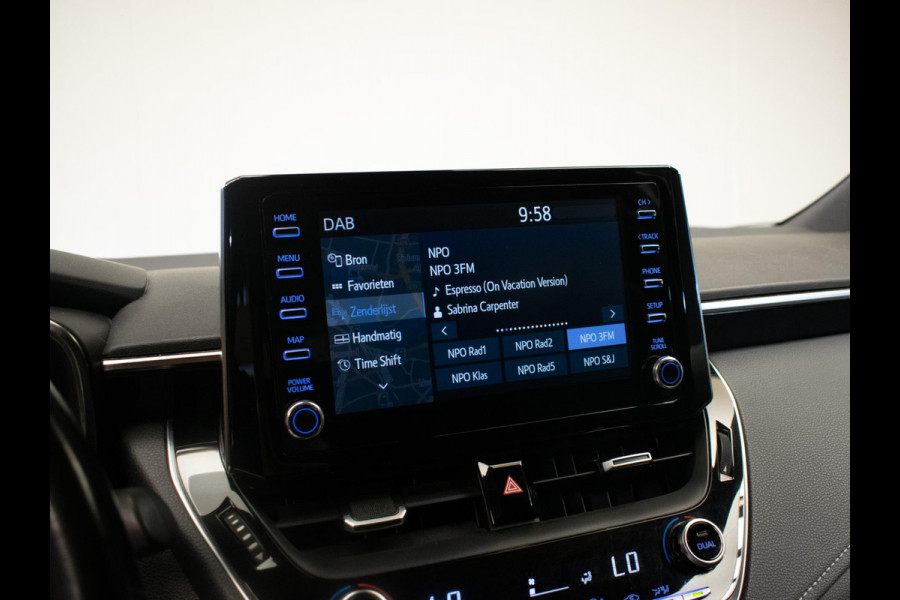 Toyota Corolla Touring Sports 1.8 Hybrid Style (APPLE CARPLAY,HEAD-UP,NAVI,LED,XENON,STOELVERWARMING,CAMERA,SPORTSTOELEN,PDC)