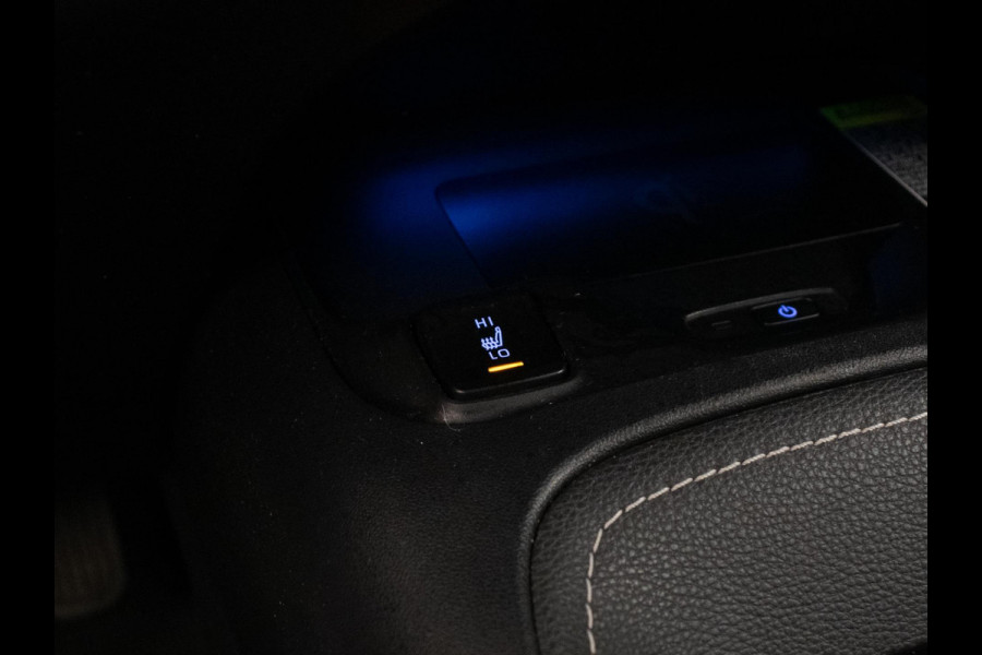 Toyota Corolla Touring Sports 1.8 Hybrid Style (APPLE CARPLAY,HEAD-UP,NAVI,LED,XENON,STOELVERWARMING,CAMERA,SPORTSTOELEN,PDC)