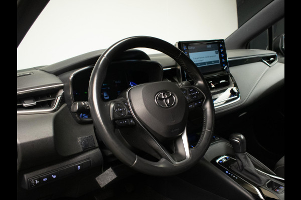Toyota Corolla Touring Sports 1.8 Hybrid Style (APPLE CARPLAY,HEAD-UP,NAVI,LED,XENON,STOELVERWARMING,CAMERA,SPORTSTOELEN,PDC)