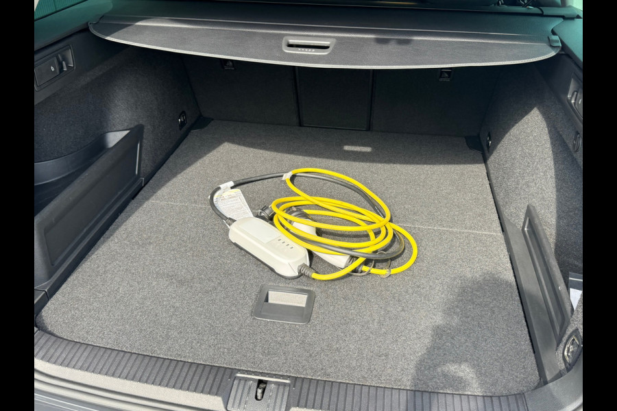 Volkswagen Passat Variant * Sideassistent *