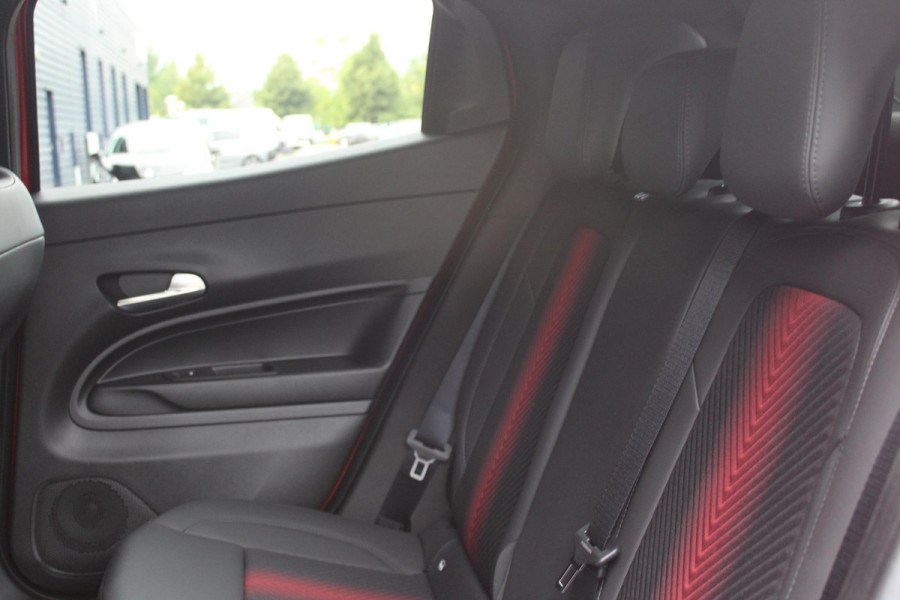 Alfa Romeo junior ELETTRICA SPECIALE 156PK 54 kWh | BICOLOR DAK (ZWART DAK) | TECHNOLOGIE PAKKET (O.A. FULL LED ADAPTIVE MATRIX KOPLAMPEN/DODEHOEK DETECTIE/DRAADLOZE TELEFOONLADER/ACHTERUITRIJ CAMERA/PARKEERSENSOREN VOOR, ACHTER,ZIJKANT) | DRAADLOZE APPLE CARPLAY/ANDROID AUTO | CLIMATE CONTROL | ELEKTRISCH BEDIENBARE ACHTERKLEP | STOEL VERWARMING | ELEKTRISCH BEDIENBARE VOORSTOELEN | VOORSTOELEN MET MASSAGE FUNCTIE | VERKEERSBORDEN HERKENNING | ADAPTIVE CRUISE CONTROL | KEYLESS ENTRY/START | NIEUWE AUTO! |