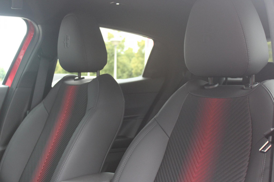 Alfa Romeo junior ELETTRICA SPECIALE 156PK 54 kWh | BICOLOR DAK (ZWART DAK) | TECHNOLOGIE PAKKET (O.A. FULL LED ADAPTIVE MATRIX KOPLAMPEN/DODEHOEK DETECTIE/DRAADLOZE TELEFOONLADER/ACHTERUITRIJ CAMERA/PARKEERSENSOREN VOOR, ACHTER,ZIJKANT) | DRAADLOZE APPLE CARPLAY/ANDROID AUTO | CLIMATE CONTROL | ELEKTRISCH BEDIENBARE ACHTERKLEP | STOEL VERWARMING | ELEKTRISCH BEDIENBARE VOORSTOELEN | VOORSTOELEN MET MASSAGE FUNCTIE | VERKEERSBORDEN HERKENNING | ADAPTIVE CRUISE CONTROL | KEYLESS ENTRY/START | NIEUWE AUTO! |