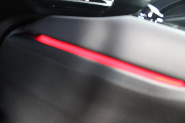 Alfa Romeo junior ELETTRICA SPECIALE 156PK 54 kWh | BICOLOR DAK (ZWART DAK) | TECHNOLOGIE PAKKET (O.A. FULL LED ADAPTIVE MATRIX KOPLAMPEN/DODEHOEK DETECTIE/DRAADLOZE TELEFOONLADER/ACHTERUITRIJ CAMERA/PARKEERSENSOREN VOOR, ACHTER,ZIJKANT) | DRAADLOZE APPLE CARPLAY/ANDROID AUTO | CLIMATE CONTROL | ELEKTRISCH BEDIENBARE ACHTERKLEP | STOEL VERWARMING | ELEKTRISCH BEDIENBARE VOORSTOELEN | VOORSTOELEN MET MASSAGE FUNCTIE | VERKEERSBORDEN HERKENNING | ADAPTIVE CRUISE CONTROL | KEYLESS ENTRY/START | NIEUWE AUTO! |