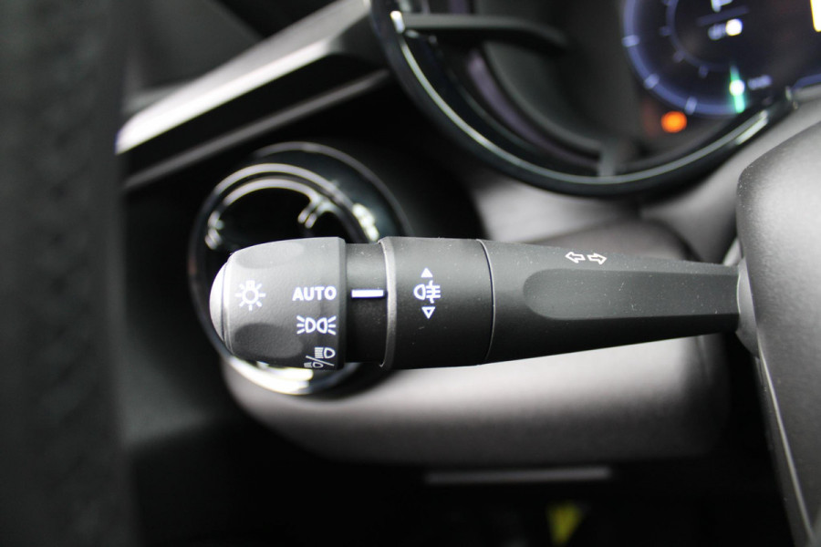 Alfa Romeo junior ELETTRICA SPECIALE 156PK 54 kWh | BICOLOR DAK (ZWART DAK) | TECHNOLOGIE PAKKET (O.A. FULL LED ADAPTIVE MATRIX KOPLAMPEN/DODEHOEK DETECTIE/DRAADLOZE TELEFOONLADER/ACHTERUITRIJ CAMERA/PARKEERSENSOREN VOOR, ACHTER,ZIJKANT) | DRAADLOZE APPLE CARPLAY/ANDROID AUTO | CLIMATE CONTROL | ELEKTRISCH BEDIENBARE ACHTERKLEP | STOEL VERWARMING | ELEKTRISCH BEDIENBARE VOORSTOELEN | VOORSTOELEN MET MASSAGE FUNCTIE | VERKEERSBORDEN HERKENNING | ADAPTIVE CRUISE CONTROL | KEYLESS ENTRY/START | NIEUWE AUTO! |