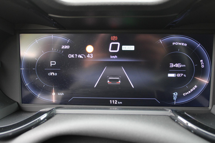 Alfa Romeo junior ELETTRICA SPECIALE 156PK 54 kWh | BICOLOR DAK (ZWART DAK) | TECHNOLOGIE PAKKET (O.A. FULL LED ADAPTIVE MATRIX KOPLAMPEN/DODEHOEK DETECTIE/DRAADLOZE TELEFOONLADER/ACHTERUITRIJ CAMERA/PARKEERSENSOREN VOOR, ACHTER,ZIJKANT) | DRAADLOZE APPLE CARPLAY/ANDROID AUTO | CLIMATE CONTROL | ELEKTRISCH BEDIENBARE ACHTERKLEP | STOEL VERWARMING | ELEKTRISCH BEDIENBARE VOORSTOELEN | VOORSTOELEN MET MASSAGE FUNCTIE | VERKEERSBORDEN HERKENNING | ADAPTIVE CRUISE CONTROL | KEYLESS ENTRY/START | NIEUWE AUTO! |