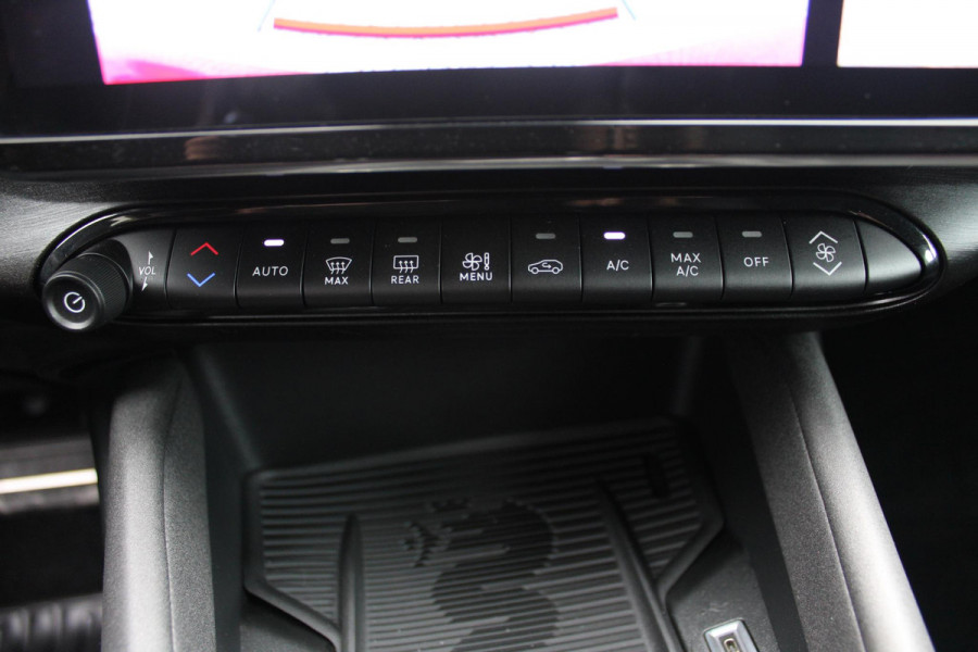 Alfa Romeo junior ELETTRICA SPECIALE 156PK 54 kWh | BICOLOR DAK (ZWART DAK) | TECHNOLOGIE PAKKET (O.A. FULL LED ADAPTIVE MATRIX KOPLAMPEN/DODEHOEK DETECTIE/DRAADLOZE TELEFOONLADER/ACHTERUITRIJ CAMERA/PARKEERSENSOREN VOOR, ACHTER,ZIJKANT) | DRAADLOZE APPLE CARPLAY/ANDROID AUTO | CLIMATE CONTROL | ELEKTRISCH BEDIENBARE ACHTERKLEP | STOEL VERWARMING | ELEKTRISCH BEDIENBARE VOORSTOELEN | VOORSTOELEN MET MASSAGE FUNCTIE | VERKEERSBORDEN HERKENNING | ADAPTIVE CRUISE CONTROL | KEYLESS ENTRY/START | NIEUWE AUTO! |