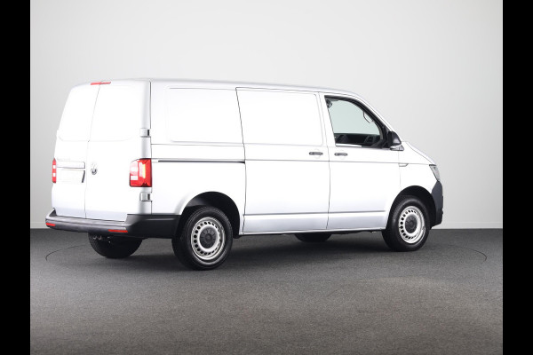 Volkswagen Transporter 2.0 TDI L1H2 Comfortline 102 pk | Navigatie | Parkeersensoren achter | Cruise control | Airco |