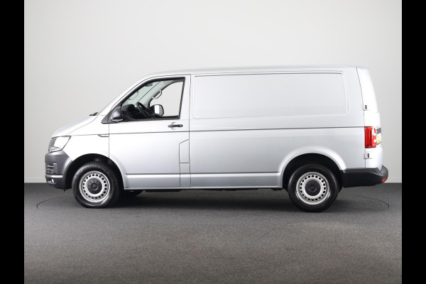 Volkswagen Transporter 2.0 TDI L1H2 Comfortline 102 pk | Navigatie | Parkeersensoren achter | Cruise control | Airco |