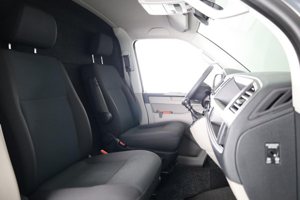 Volkswagen Transporter 2.0 TDI L1H2 Comfortline 102 pk | Navigatie | Parkeersensoren achter | Cruise control | Airco |