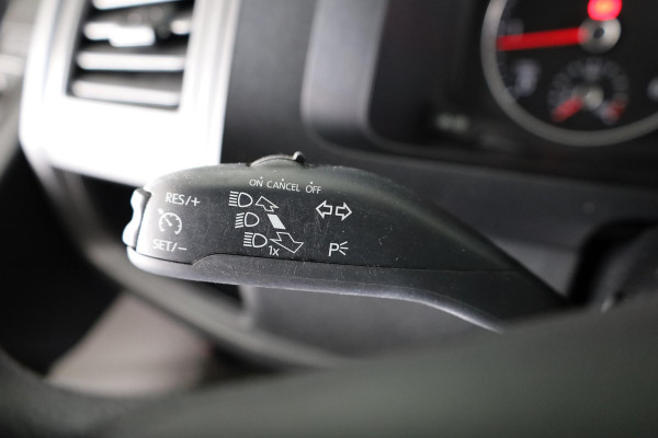 Volkswagen Transporter 2.0 TDI L1H2 Comfortline 102 pk | Navigatie | Parkeersensoren achter | Cruise control | Airco |