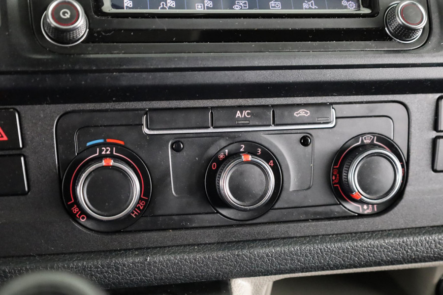 Volkswagen Transporter 2.0 TDI L1H2 Comfortline 102 pk | Navigatie | Parkeersensoren achter | Cruise control | Airco |