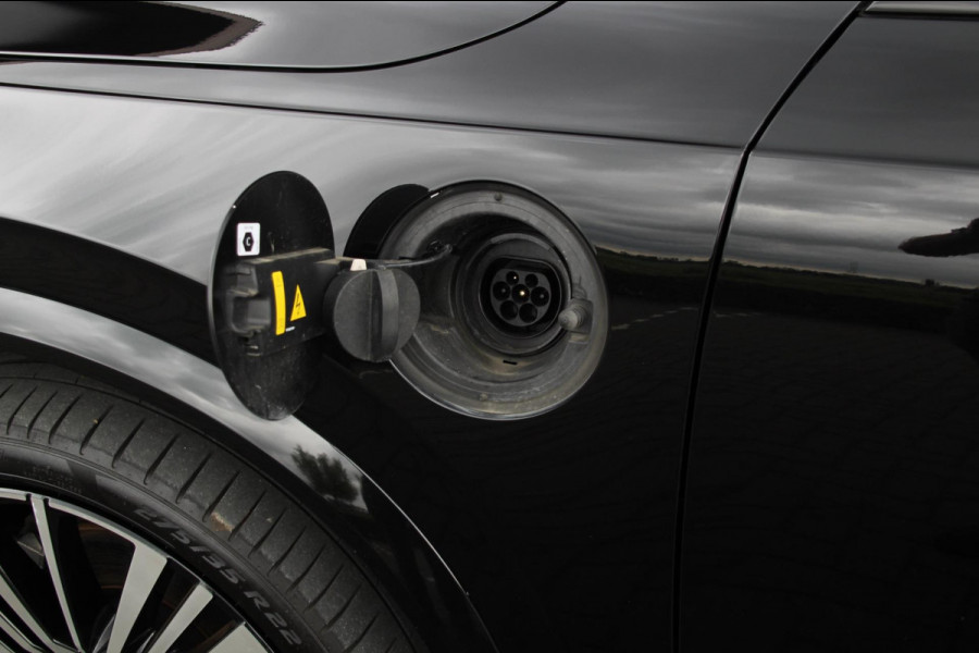 Volvo XC90 2.0 T8 Recharge AWD R-Design Long Range | Pano | B&W | Trekhaak | Luchtvering