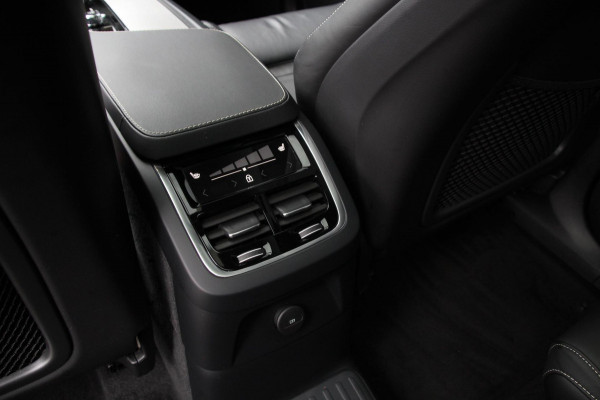 Volvo XC90 2.0 T8 Recharge AWD R-Design Long Range | Pano | B&W | Trekhaak | Luchtvering